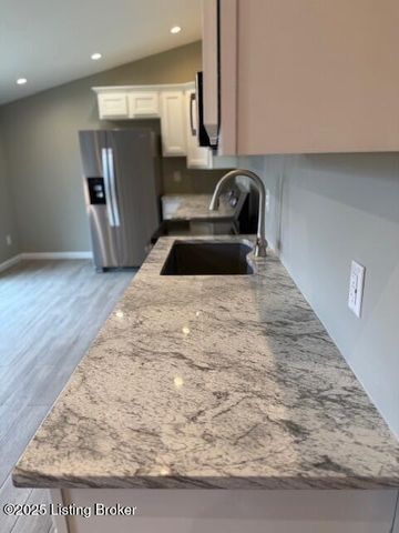 5328 Devers Ave, Louisville, KY 40214