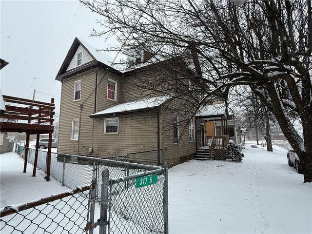 325 W Cunningham St, City Of But Nw, PA 16001