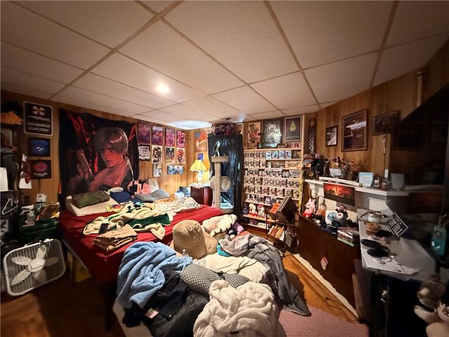 325 W Cunningham St, City Of But Nw, PA 16001