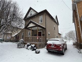 325 W Cunningham St, City Of But Nw, PA 16001