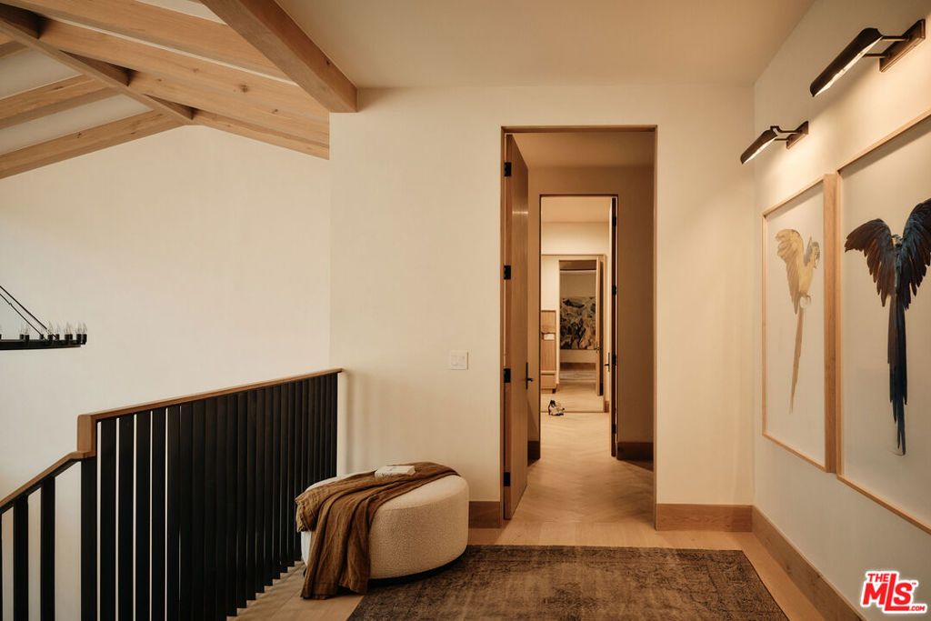 Image 17 of property listing at 12114 Inavale Place, Los Angeles, CA 90049