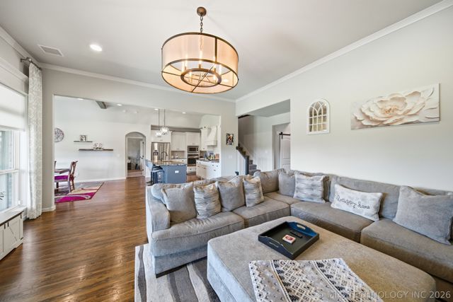 2114 W 117th Place S, Jenks, OK 74037