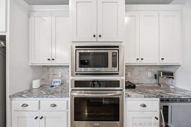 2114 W 117th Place S, Jenks, OK 74037