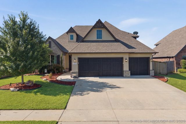 2114 W 117th Place S, Jenks, OK 74037