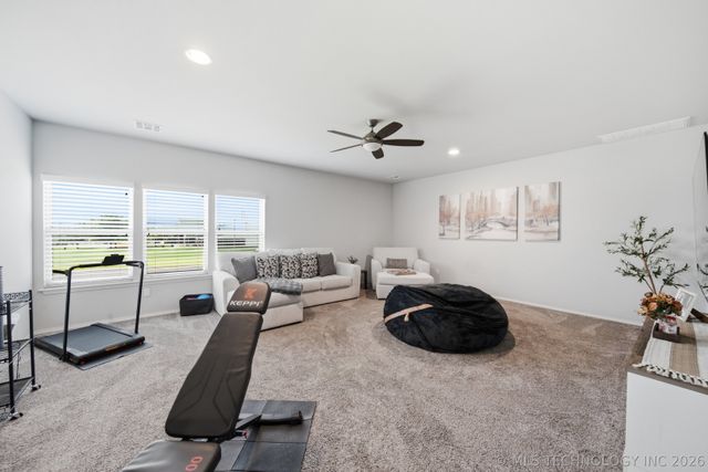 2114 W 117th Place S, Jenks, OK 74037