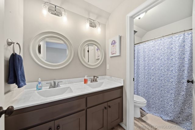 2114 W 117th Place S, Jenks, OK 74037