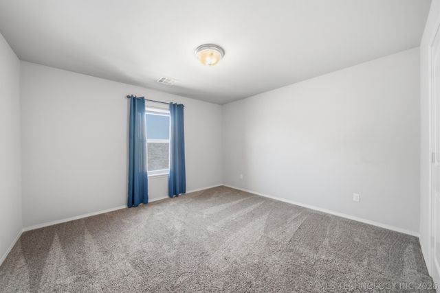 2114 W 117th Place S, Jenks, OK 74037