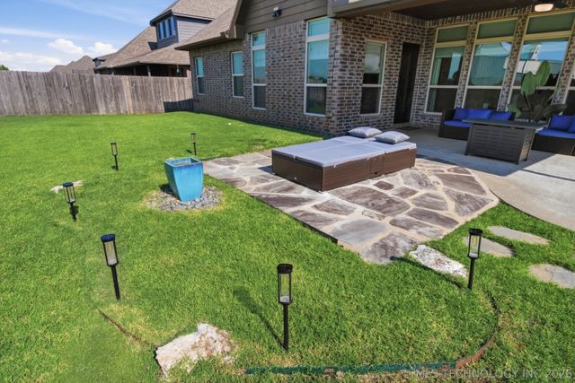 2114 W 117th Place S, Jenks, OK 74037