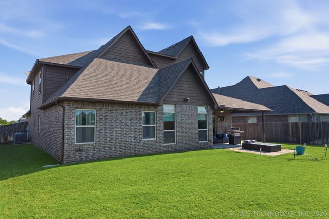 2114 W 117th Place S, Jenks, OK 74037