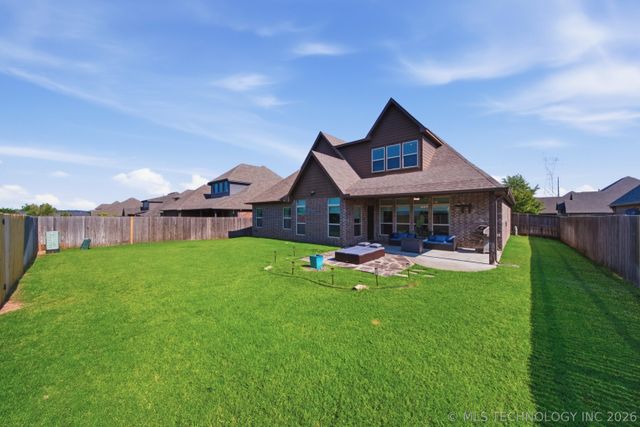 2114 W 117th Place S, Jenks, OK 74037