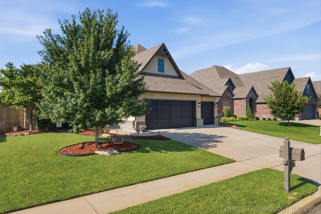 2114 W 117th Place S, Jenks, OK 74037
