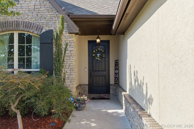 2114 W 117th Place S, Jenks, OK 74037