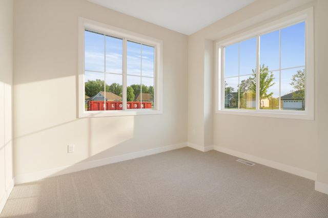 31079 Magnolia Ridge Way, Lindstrom, MN 55045