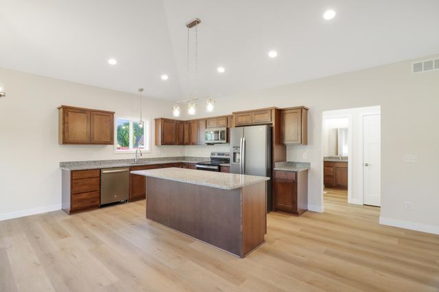 31079 Magnolia Ridge Way, Lindstrom, MN 55045