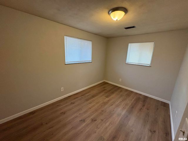 2613 W Wardcliffe Dr Apt D, Peoria, IL 61604