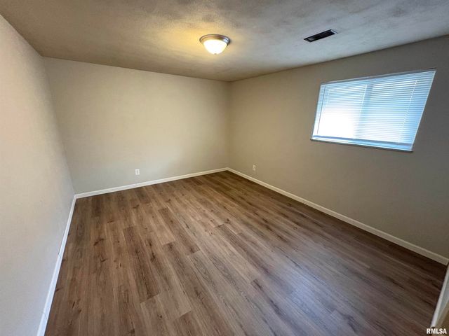 2613 W Wardcliffe Dr Apt D, Peoria, IL 61604