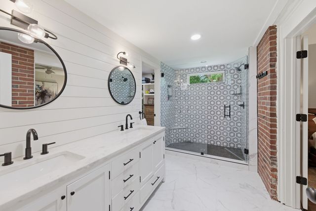 5621 Knob Rd, Nashville, TN 37209