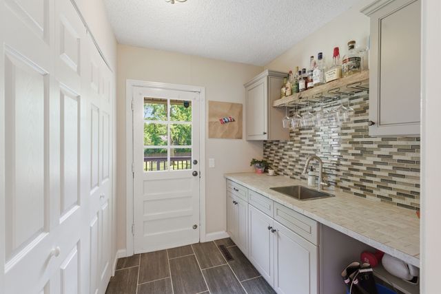 5621 Knob Rd, Nashville, TN 37209