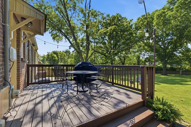 5621 Knob Rd, Nashville, TN 37209