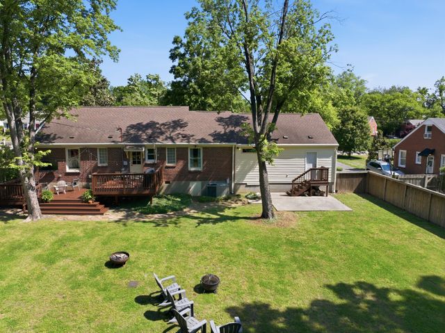 5621 Knob Rd, Nashville, TN 37209
