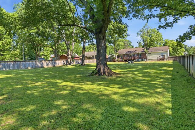 5621 Knob Rd, Nashville, TN 37209