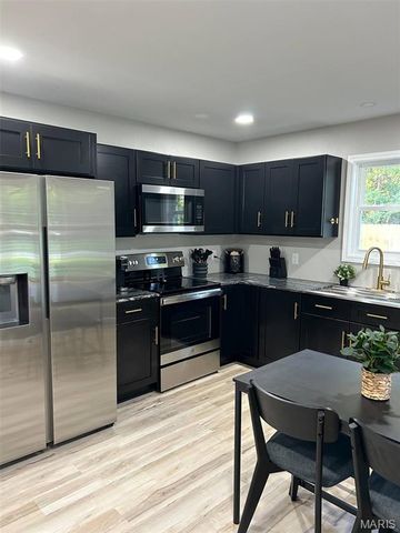 207 Home Avenue, St James, MO 65559