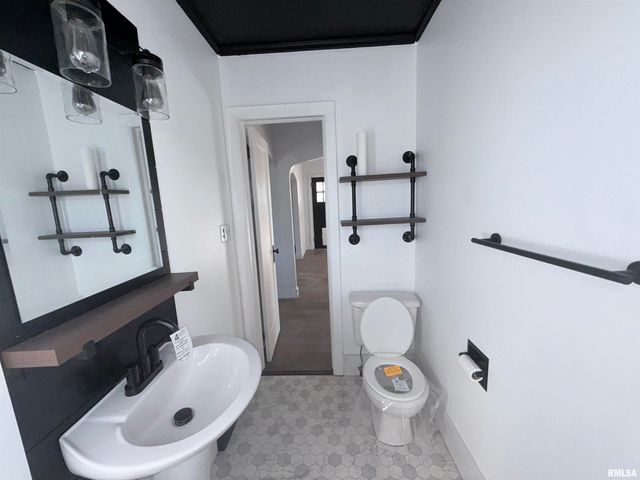 331 N 4TH Street, Mt Vernon, IL 62864