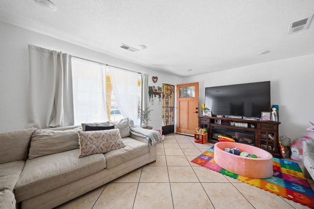 1935 E 13th St, Stockton, CA 95206