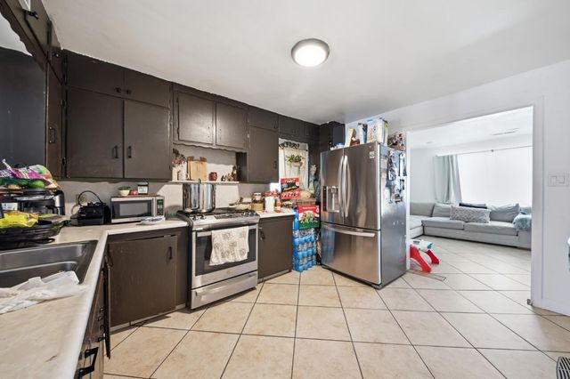 1935 E 13th St, Stockton, CA 95206