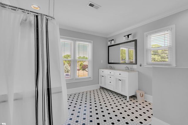 212 Sun Garden Court, Greenville, SC 29615