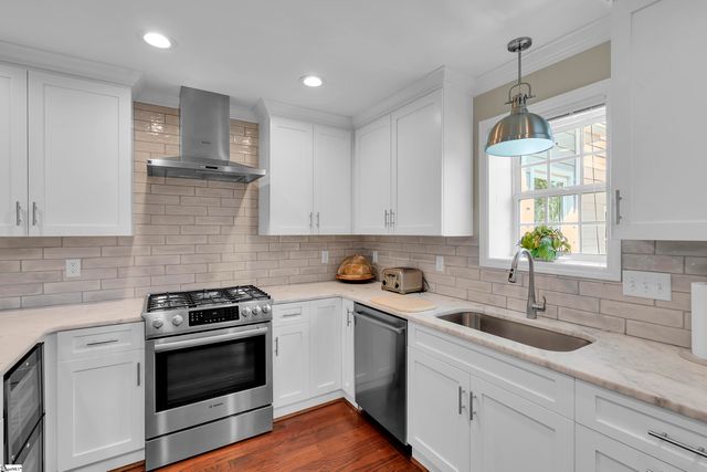 212 Sun Garden Court, Greenville, SC 29615