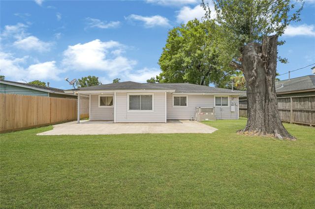 3816 Newton Drive, Pasadena, TX 77503