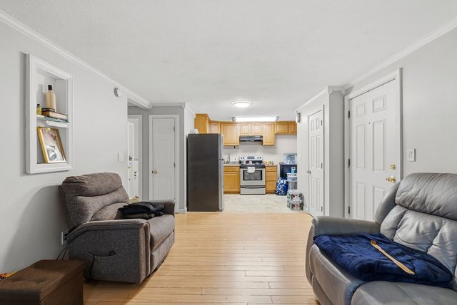 11 Auna Dr 6, Brockton, MA 02301