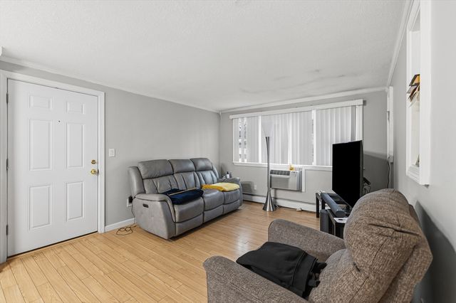 11 Auna Dr 6, Brockton, MA 02301