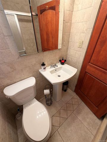 7 Foran Place, Hicksville, NY 11801