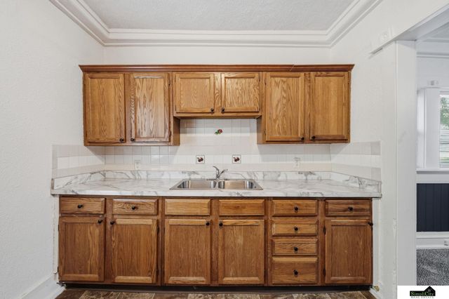 4851 Hillside Street, Lincoln, NE 68506