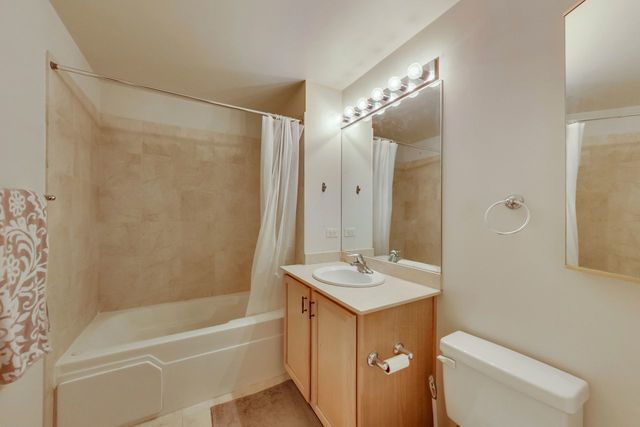 210 S Desplaines Street 803, Chicago, IL 60661