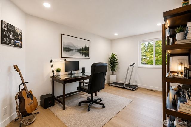 16832 119TH Place NE, Bothell, WA 98011