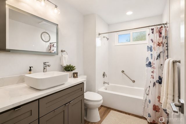 16832 119TH Place NE, Bothell, WA 98011