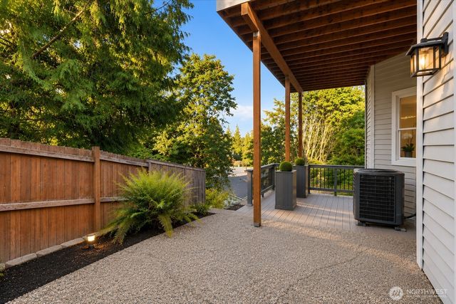 16832 119TH Place NE, Bothell, WA 98011