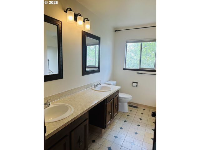 14272 Sw FARMINGTON Rd, Beaverton, OR 97005