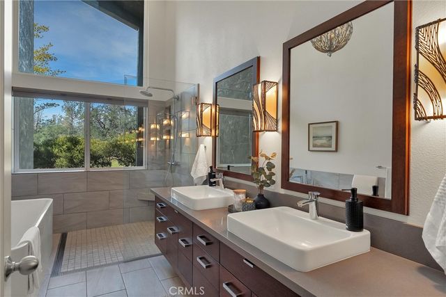 189 Indian Cliffs Drive, Chico, CA 95973