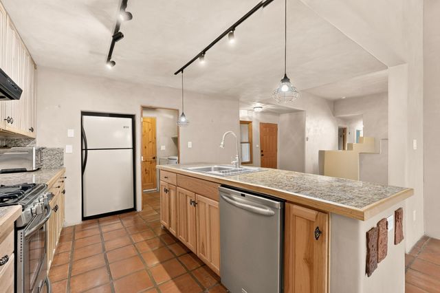 6 Enebro Place, Santa Fe, NM 87508