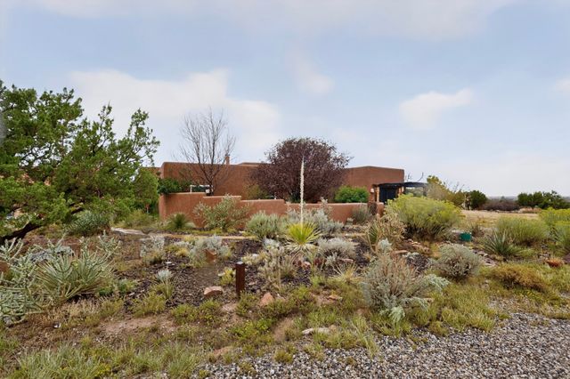 6 Enebro Place, Santa Fe, NM 87508