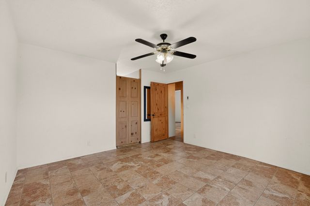 6 Enebro Place, Santa Fe, NM 87508