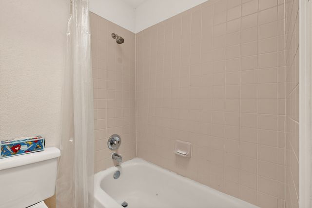 6 Enebro Place, Santa Fe, NM 87508