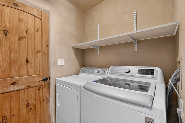 6 Enebro Place, Santa Fe, NM 87508