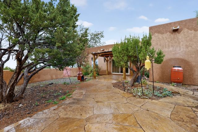 6 Enebro Place, Santa Fe, NM 87508