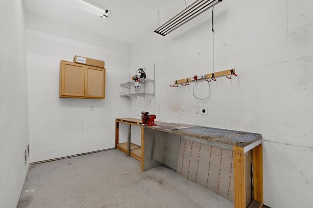 6 Enebro Place, Santa Fe, NM 87508