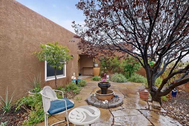 6 Enebro Place, Santa Fe, NM 87508